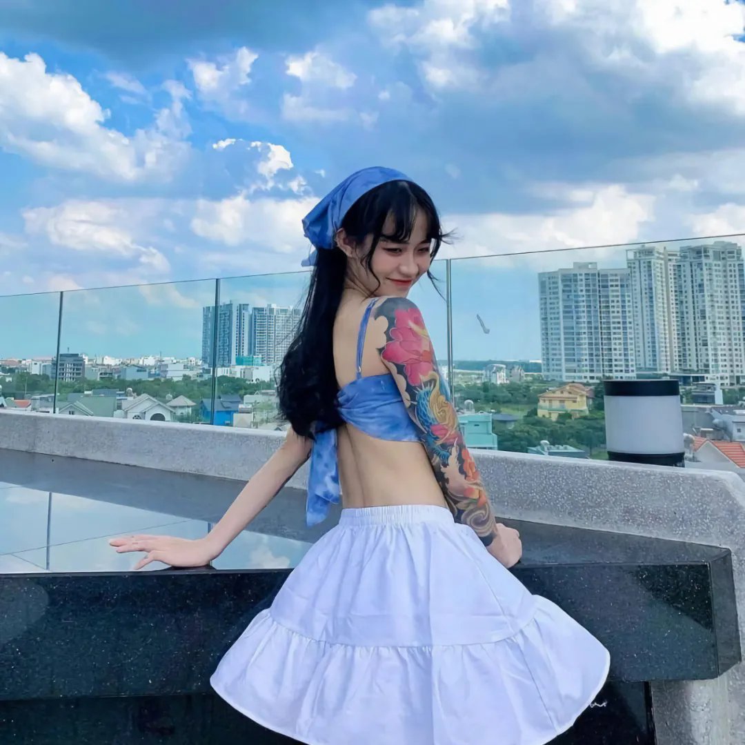 玉女撩春